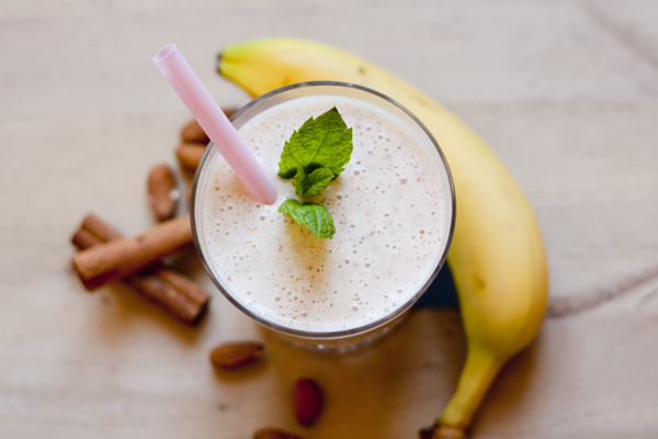 Smoothie banan, kanel, mandel och Litomove nyponpulver