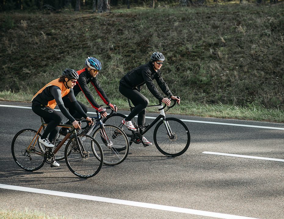 Cyklister kan använda Litomove med nypon för att stötta sin ledhälsa